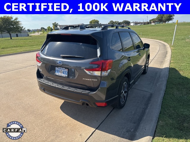 2021 Subaru Forester Premium photo 2