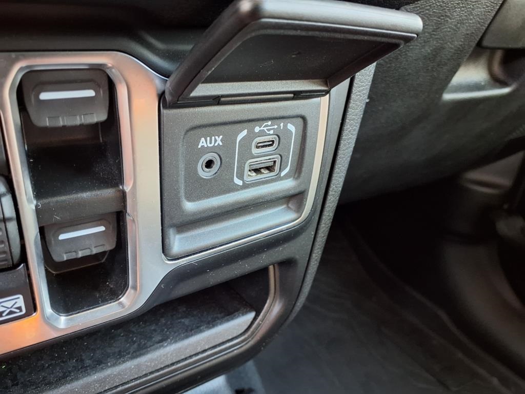 2024 Jeep Gladiator Sport photo 19