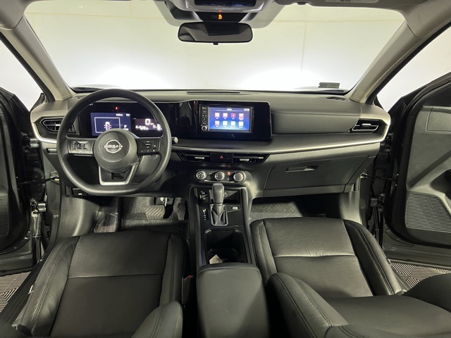 2025 Nissan Kicks S photo 8