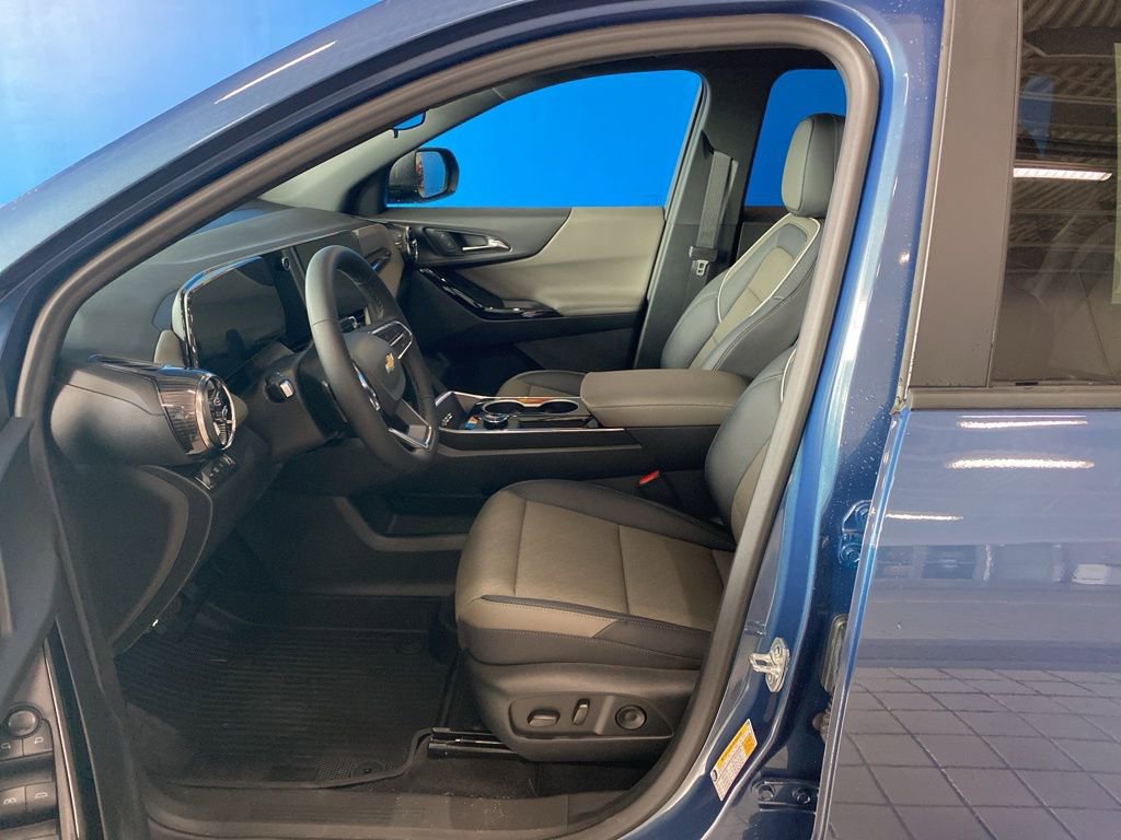 2026 Chevrolet Equinox LT photo 9