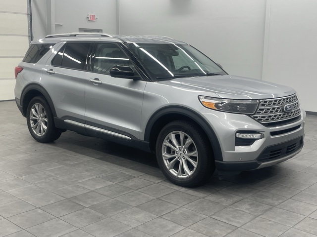 2023 Ford Explorer Limited's photo