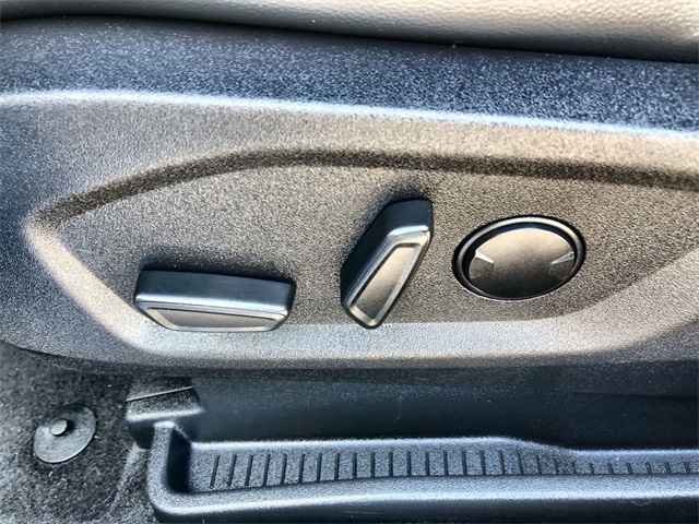 2024 Ford Edge SEL photo 4