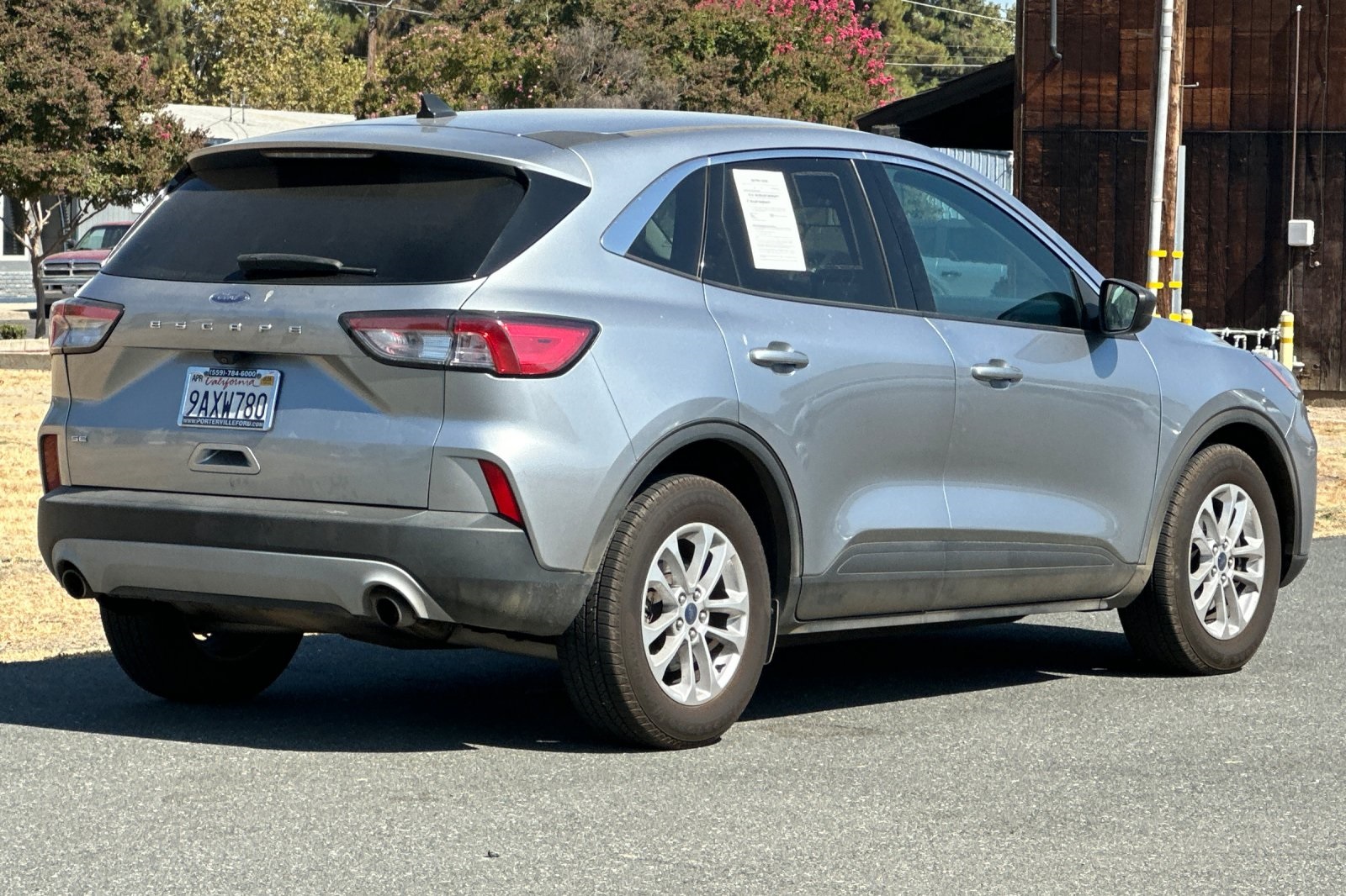 2022 Ford Escape SE photo 2