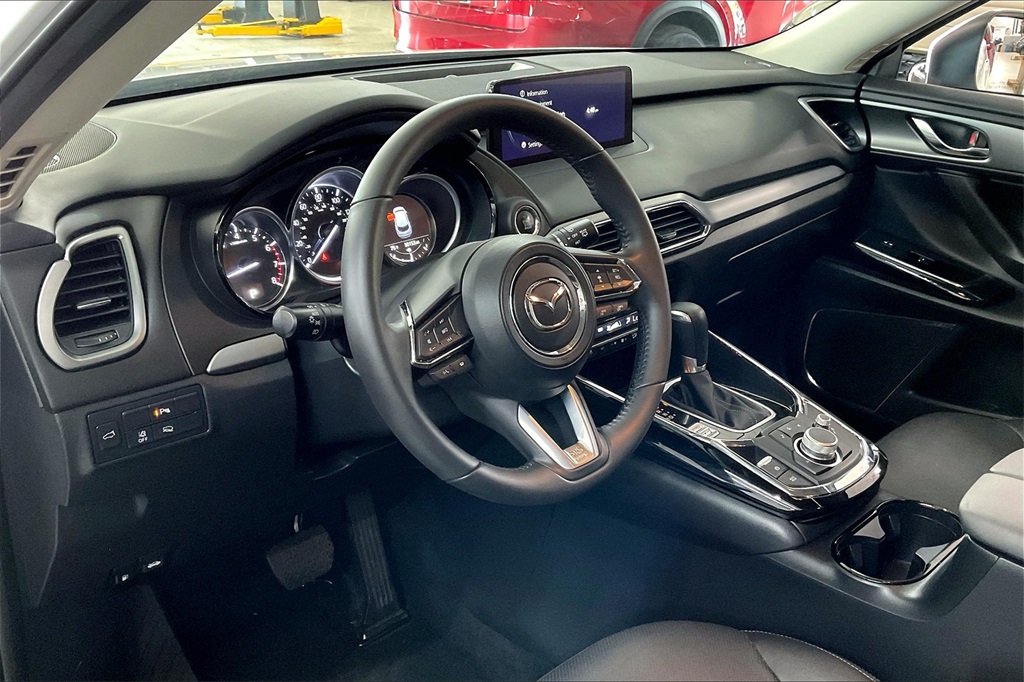 2022 Mazda CX-9 Touring photo 10