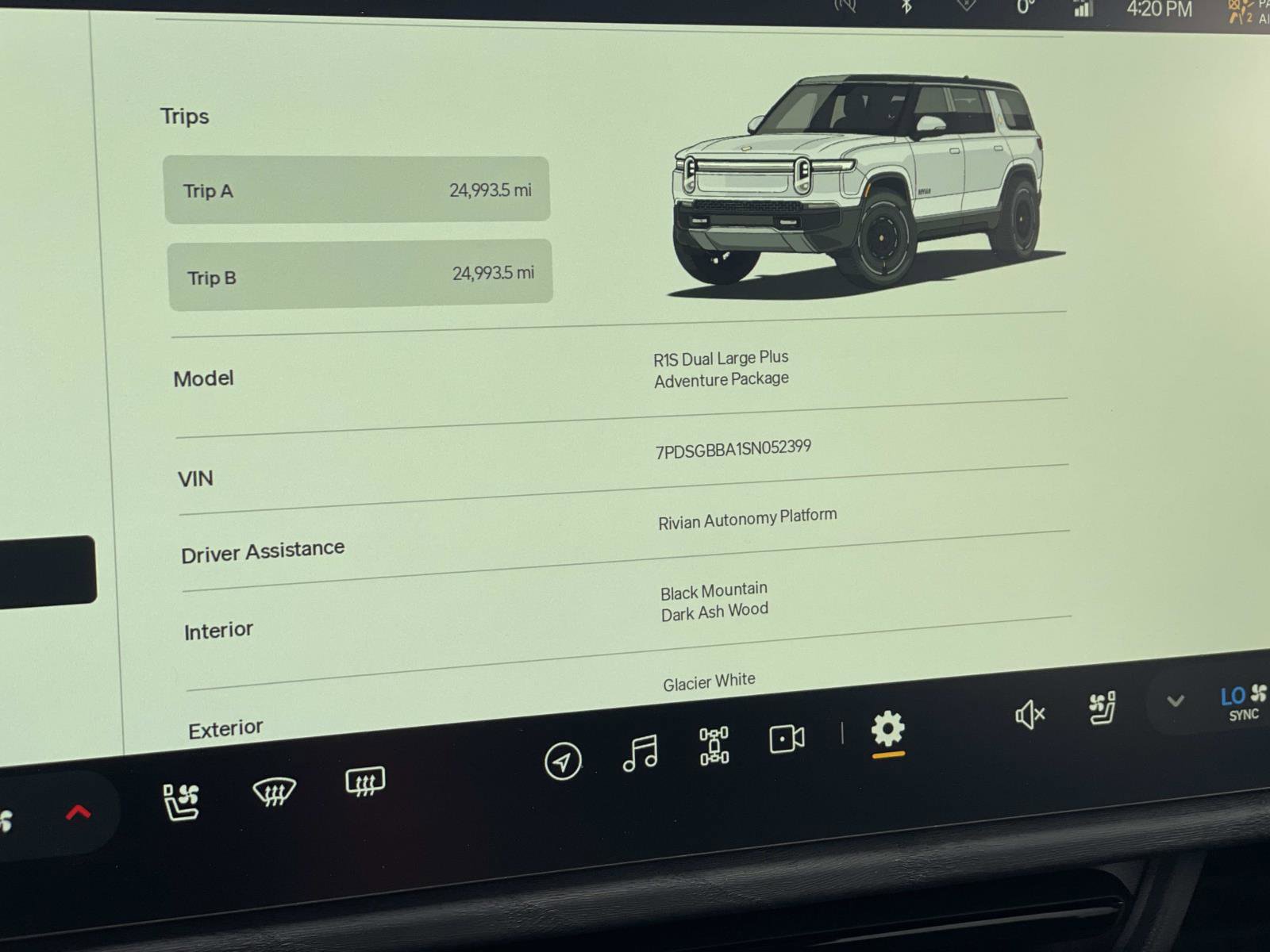 2025 Rivian R1S Adventure photo 13