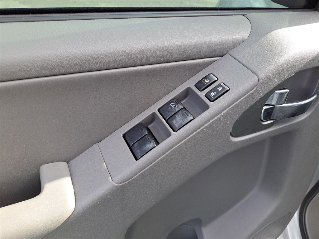 2019 Nissan Frontier SL photo 15