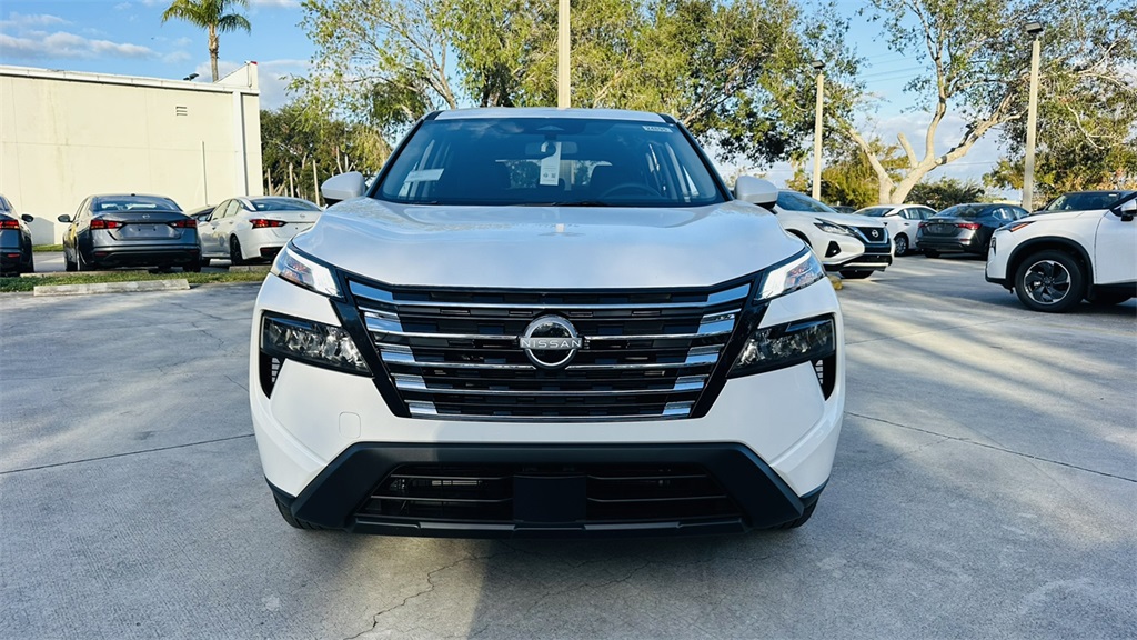 2026 Nissan Rogue SV photo 2