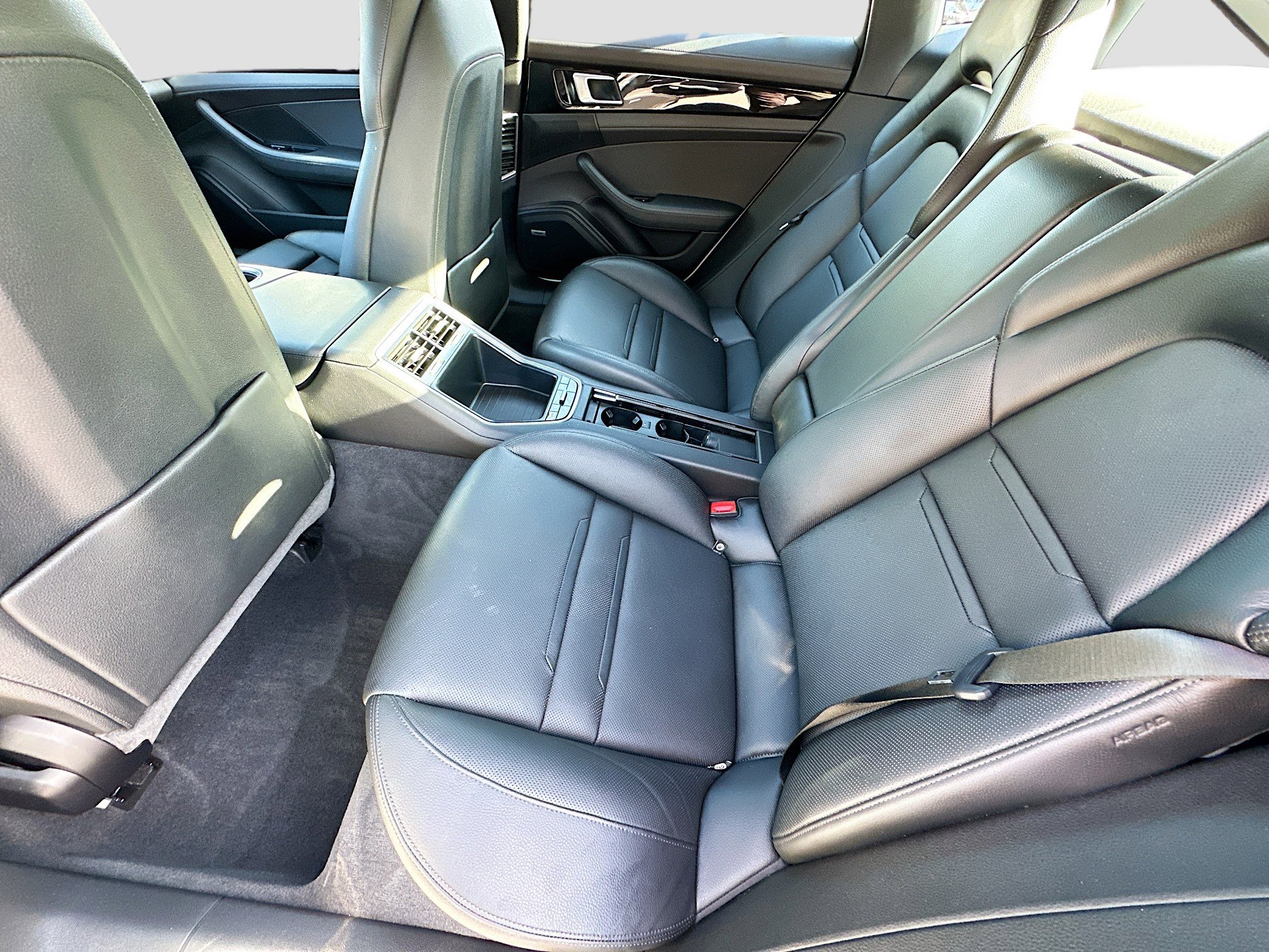 2020 Porsche Panamera 4 photo 25