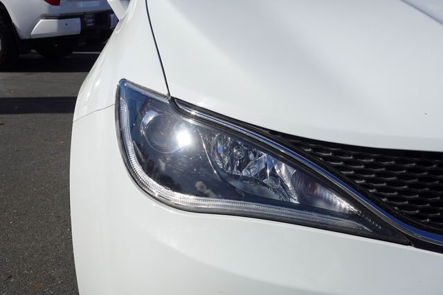 2018 Chrysler Pacifica Touring L photo 4