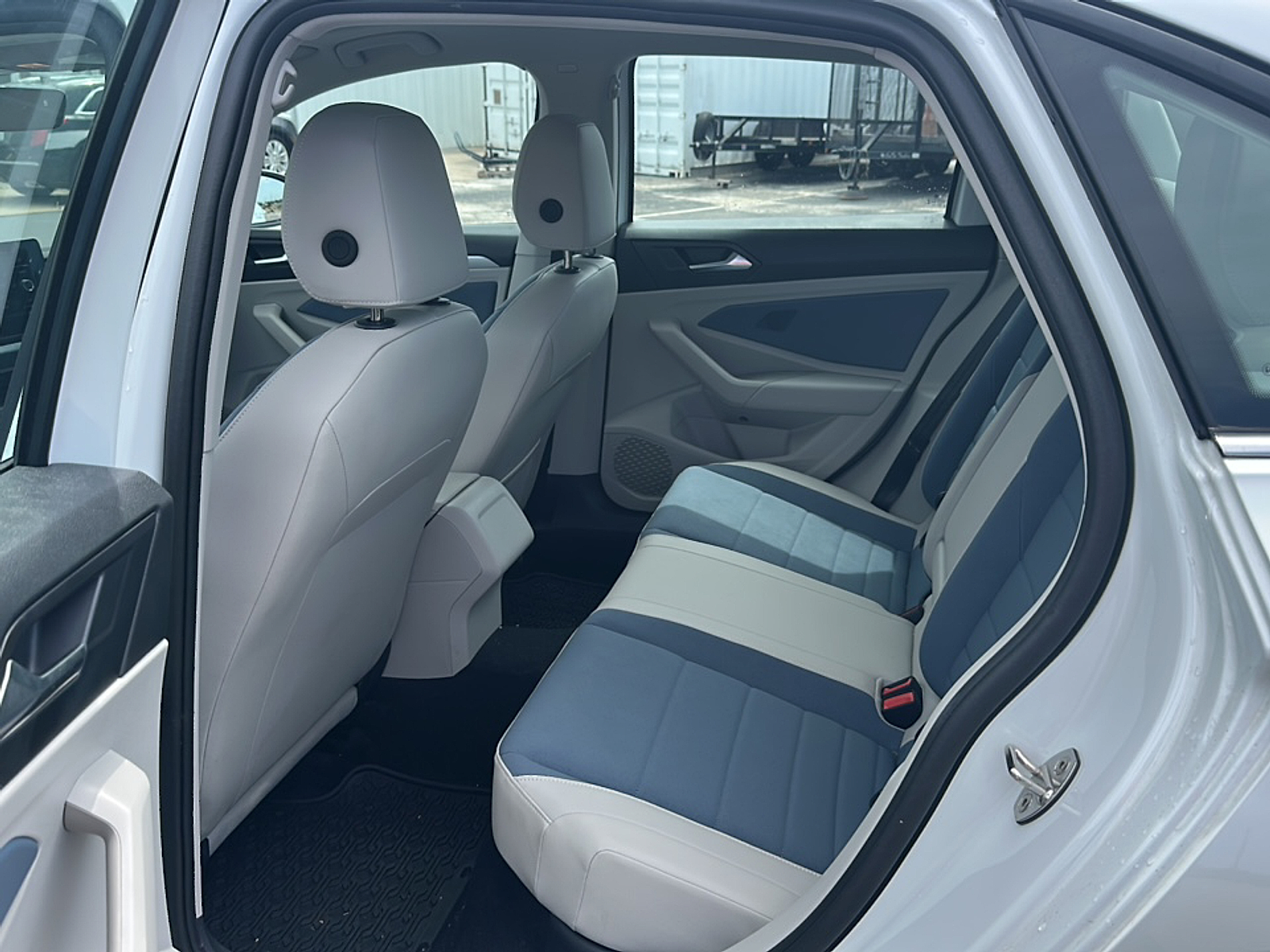 2025 Volkswagen Jetta 1.5T SE photo 3