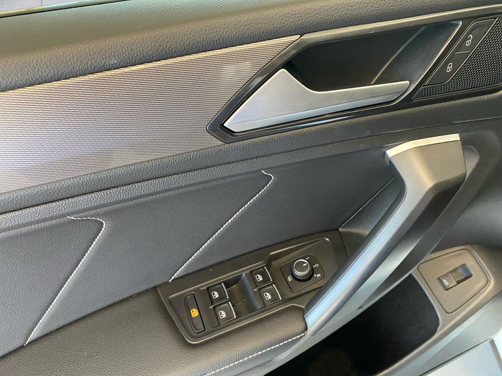 2024 Volkswagen Tiguan SE photo 12