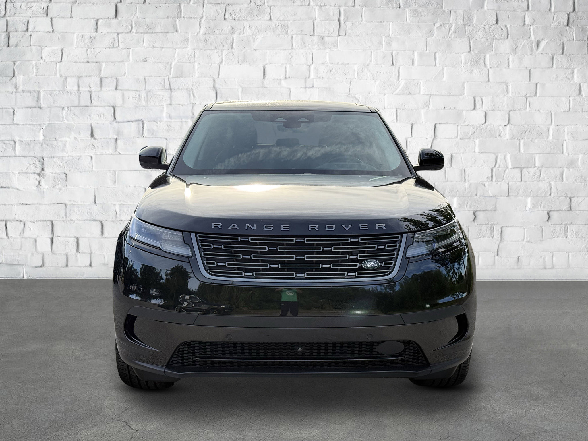 2025 Land Rover Range Rover Velar S photo 2