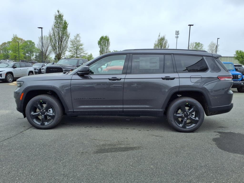 2025 Jeep Grand Cherokee Limited photo 14