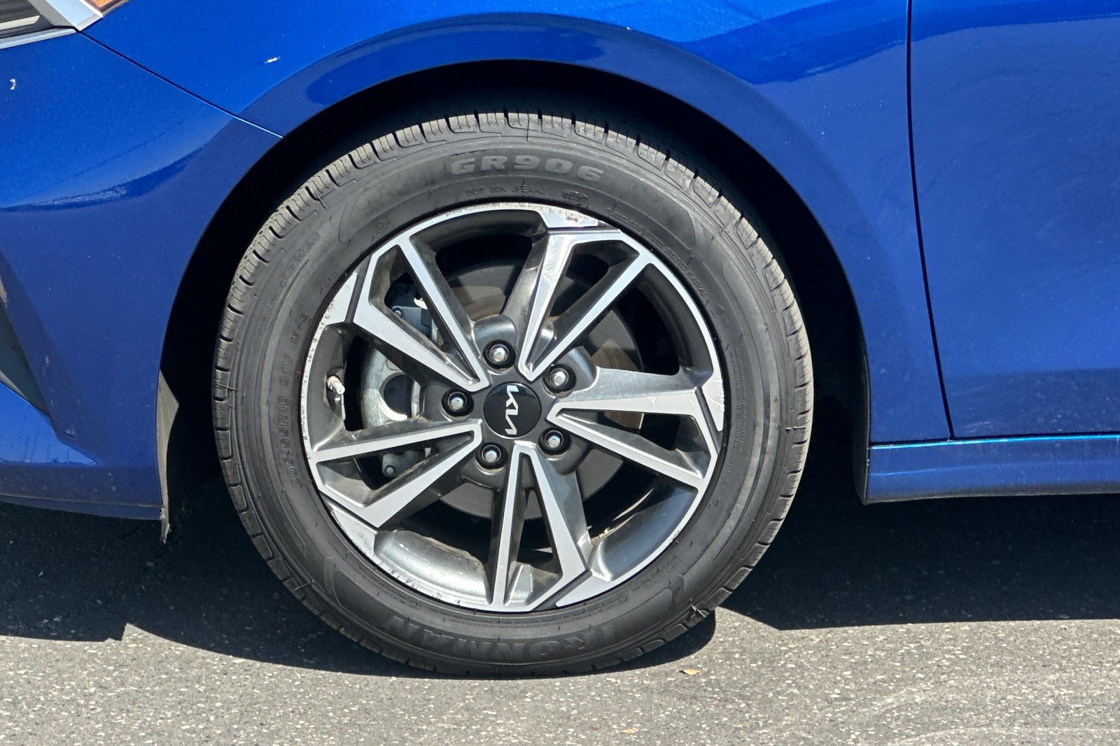 2023 Kia Forte LXS photo 24