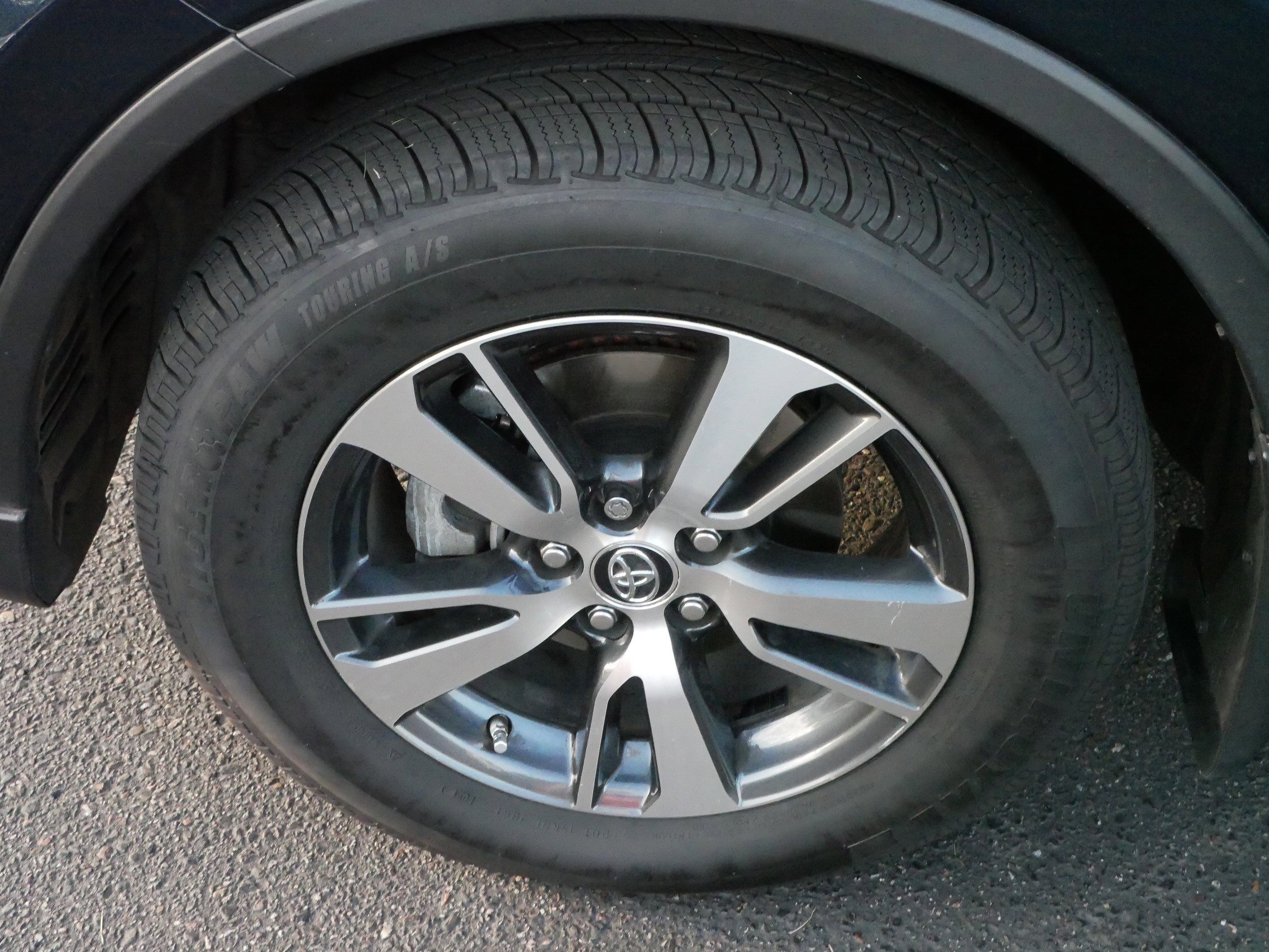 2017 Toyota RAV4 XLE photo 15