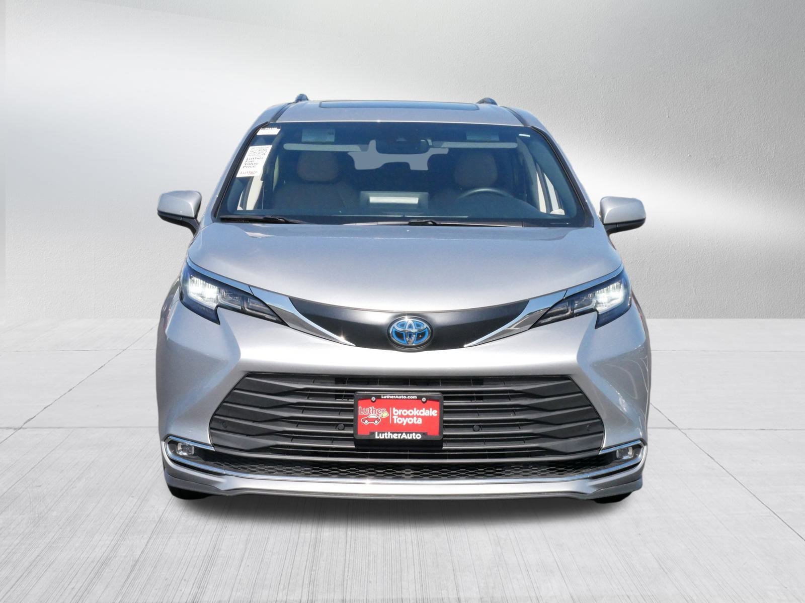 Certified 2023 Toyota Sienna XLE with VIN 5TDYRKEC5PS164374 for sale in Brooklyn Center, Minnesota