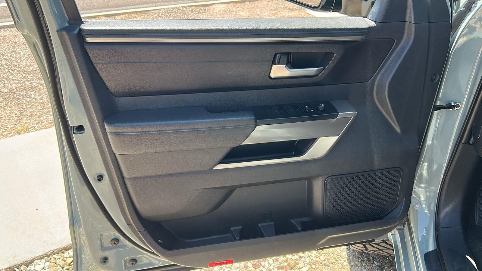 2024 Toyota Tundra SR5 CrewMax photo 5