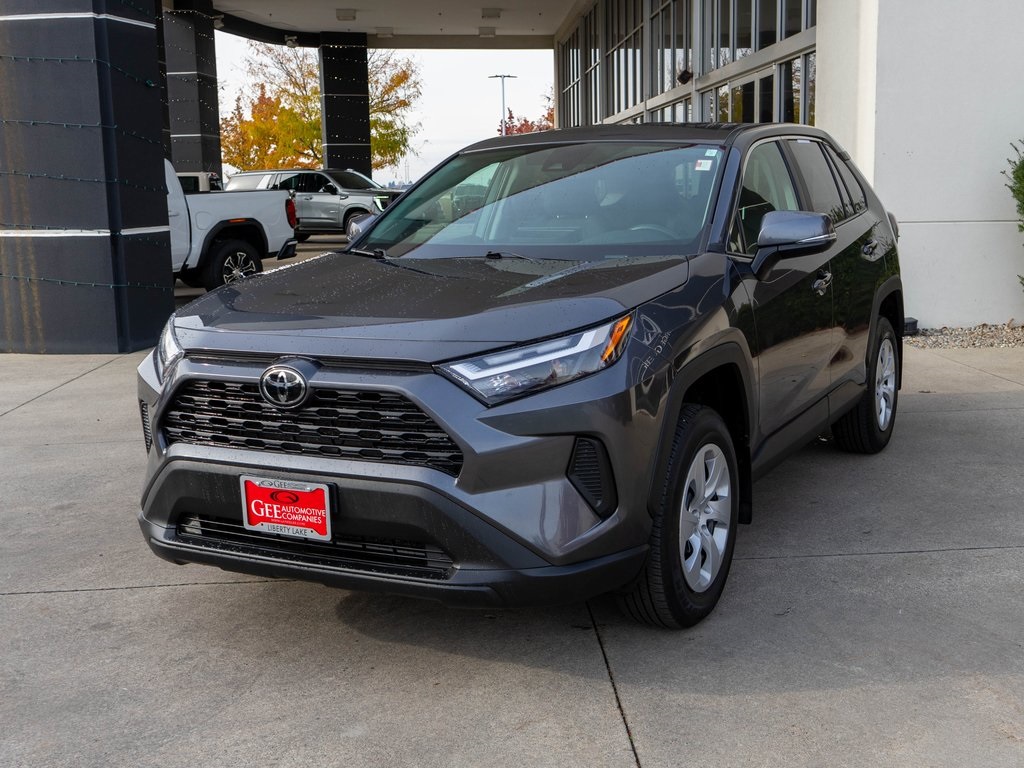 2024 Toyota RAV4 LE photo 2
