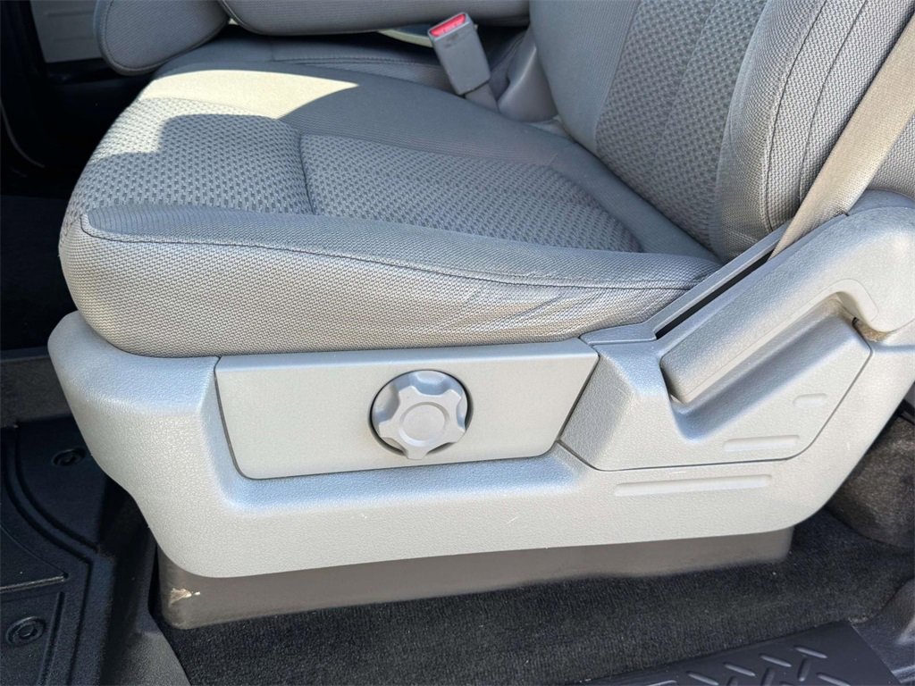 2013 Ford F-150 XLT photo 15
