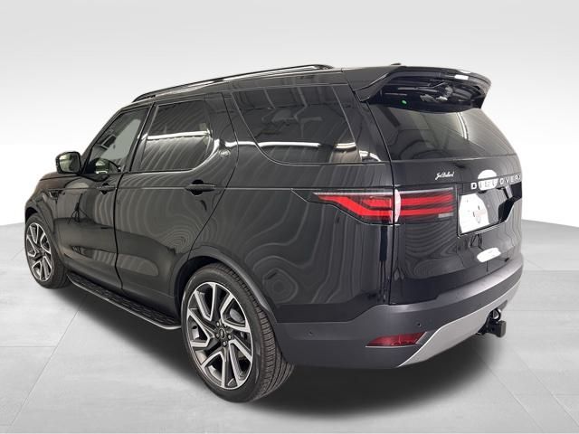 2025 Land Rover Discovery S photo 8