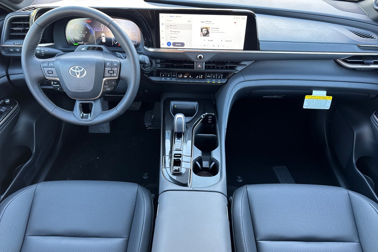 2025 Toyota Crown Signia Limited photo 4