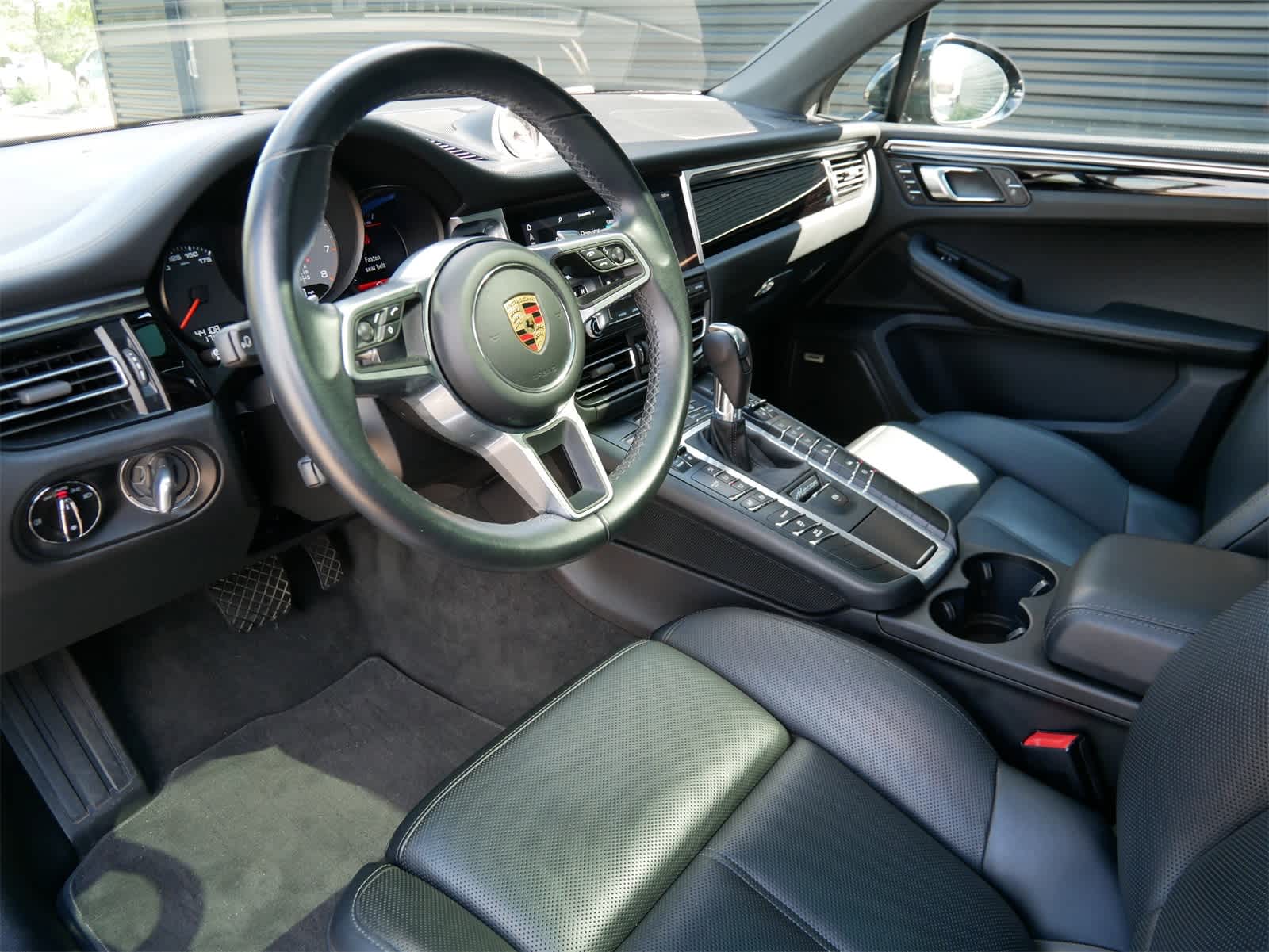 2021 Porsche Macan S photo 4