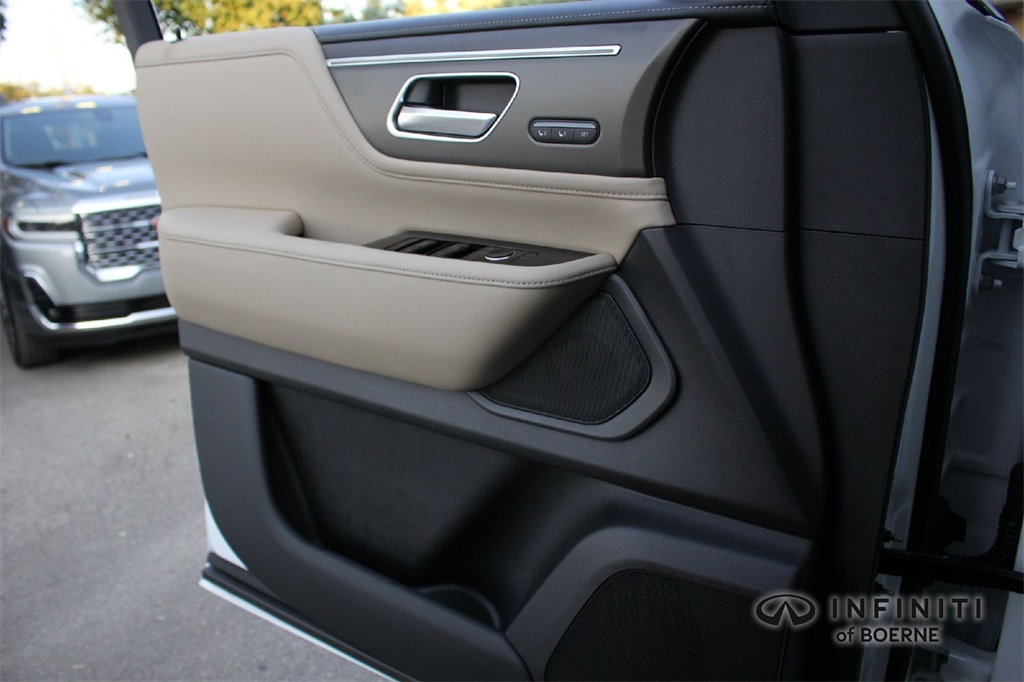 2026 Infiniti QX80 Pure photo 11