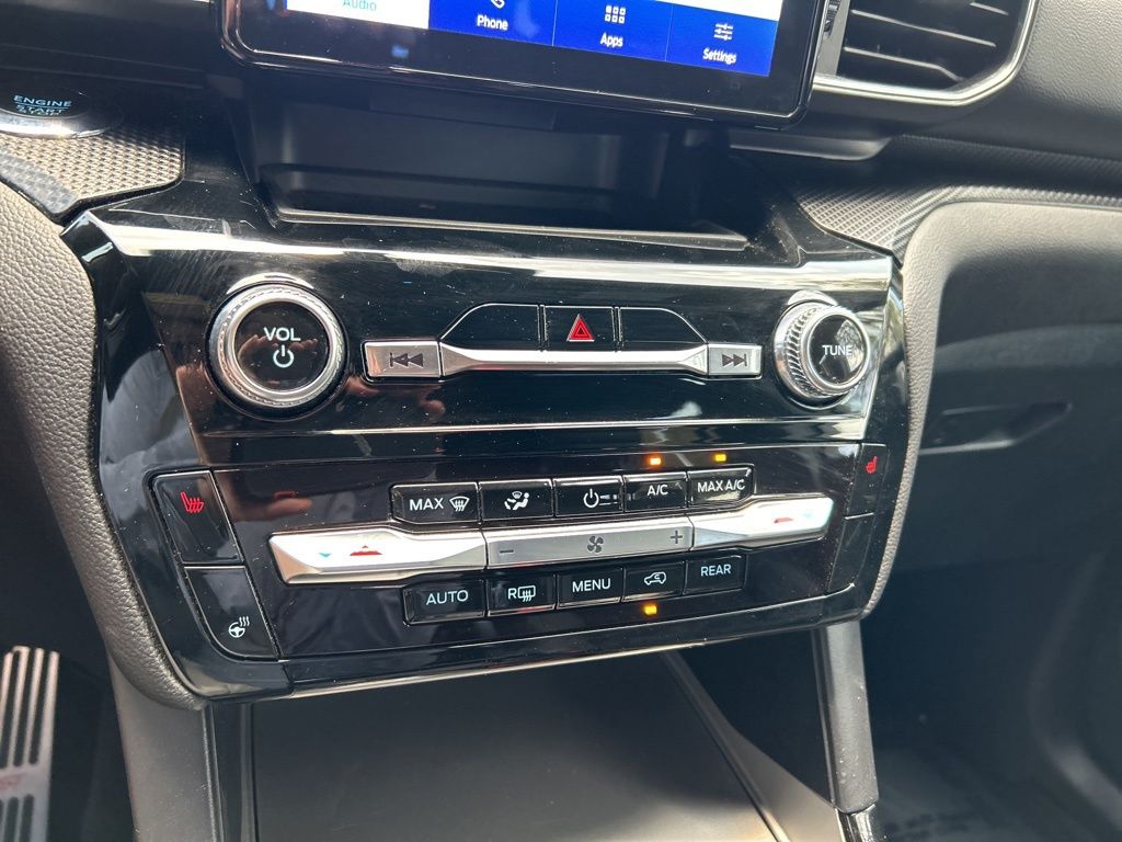 2023 Ford Explorer ST photo 31