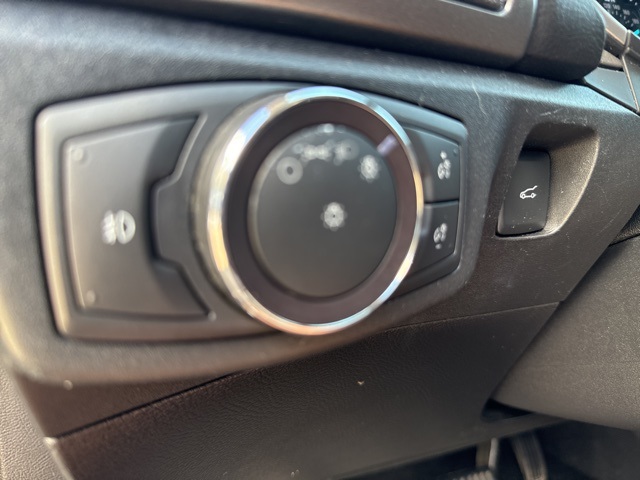 2019 Ford Fusion SE photo 21
