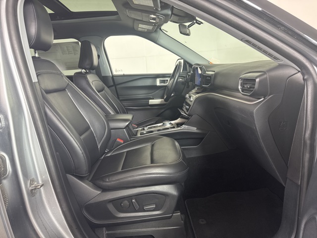 2021 Ford Explorer XLT photo 4