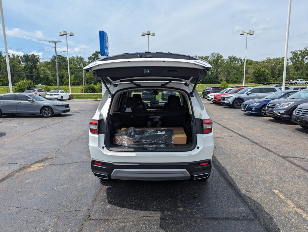 2025 Honda Pilot Touring photo 4