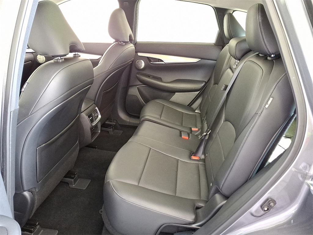 2022 Infiniti QX50 Essential photo 10
