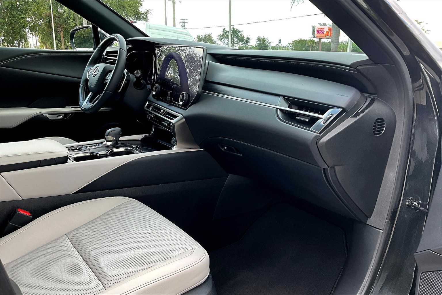 2023 Lexus RX Premium photo 18