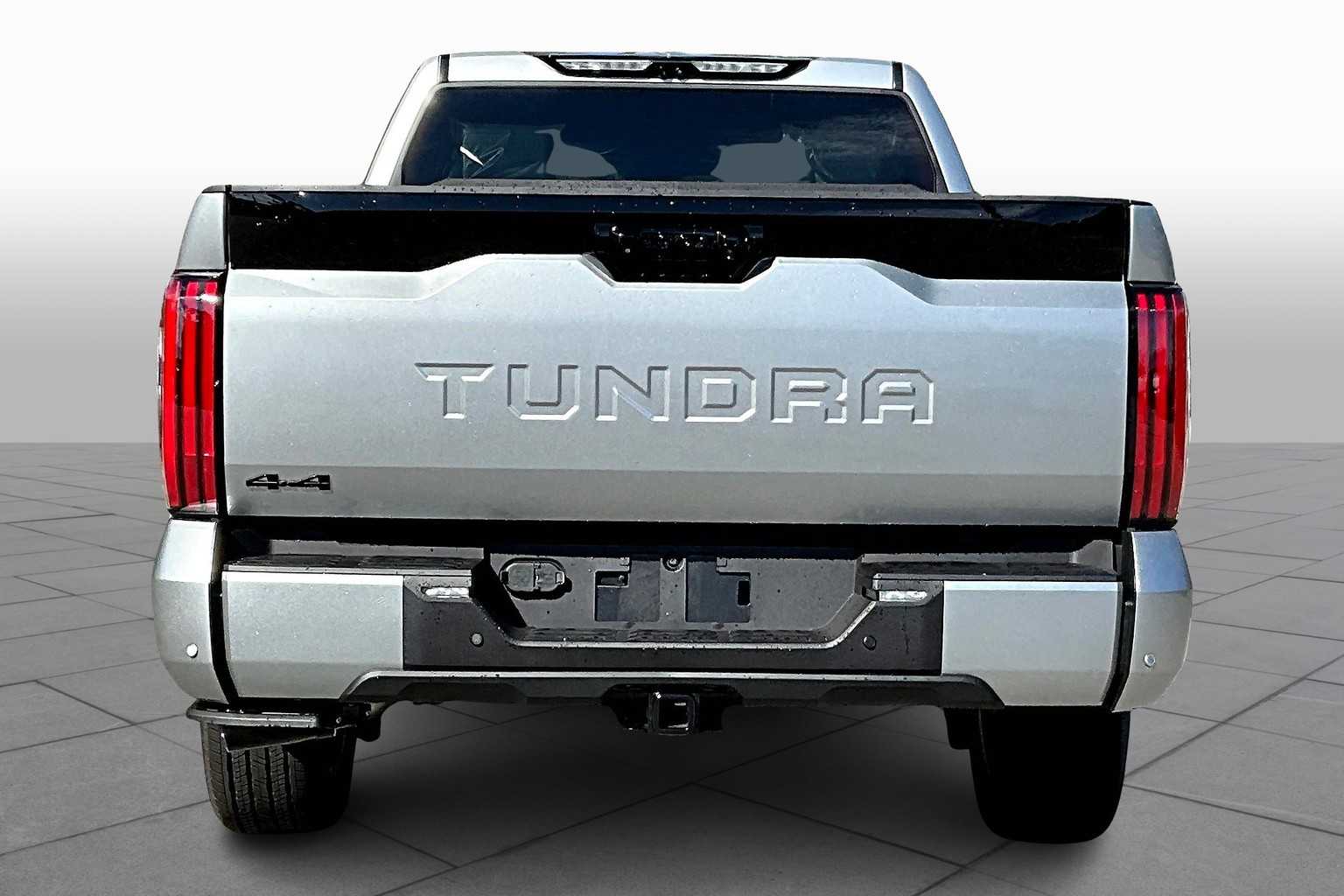 2025 Toyota Tundra Platinum CrewMax photo 3