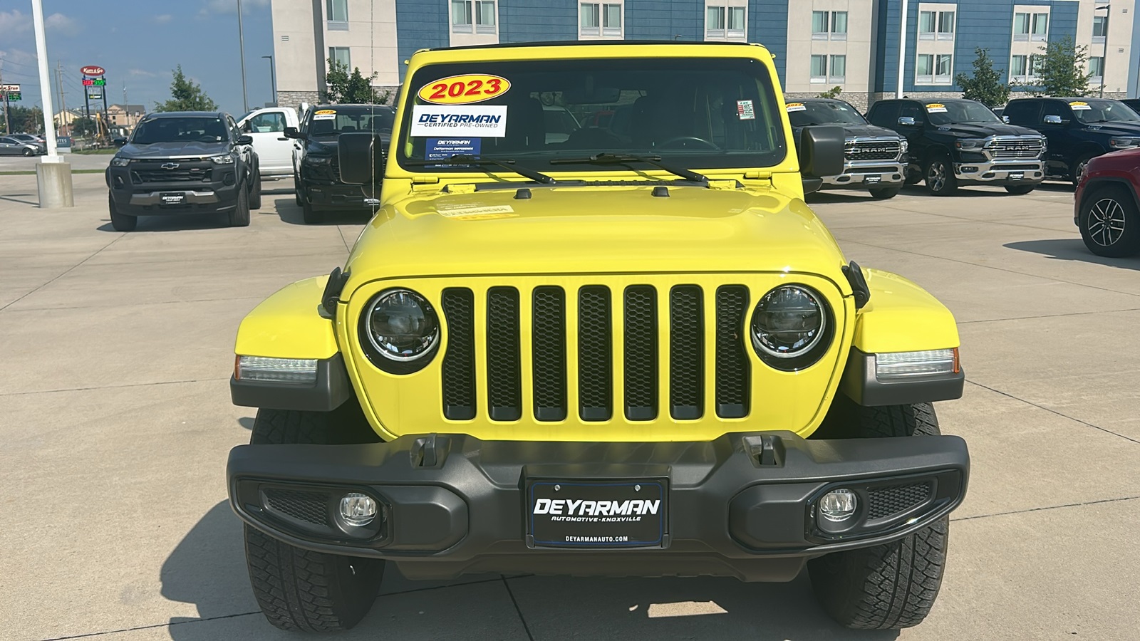 2023 Jeep Wrangler Sahara Altitude photo 8