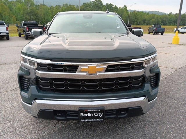 2025 Chevrolet Silverado 1500 LT photo 2