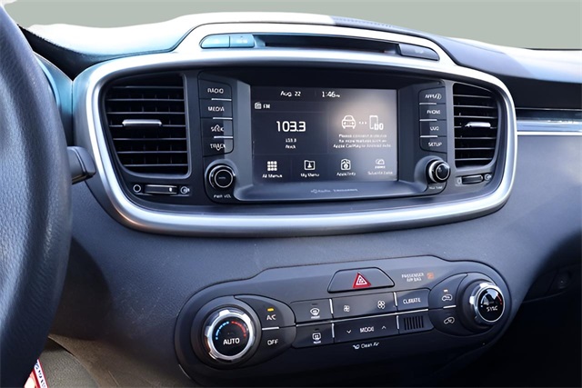 2018 Kia Sorento LX photo 9
