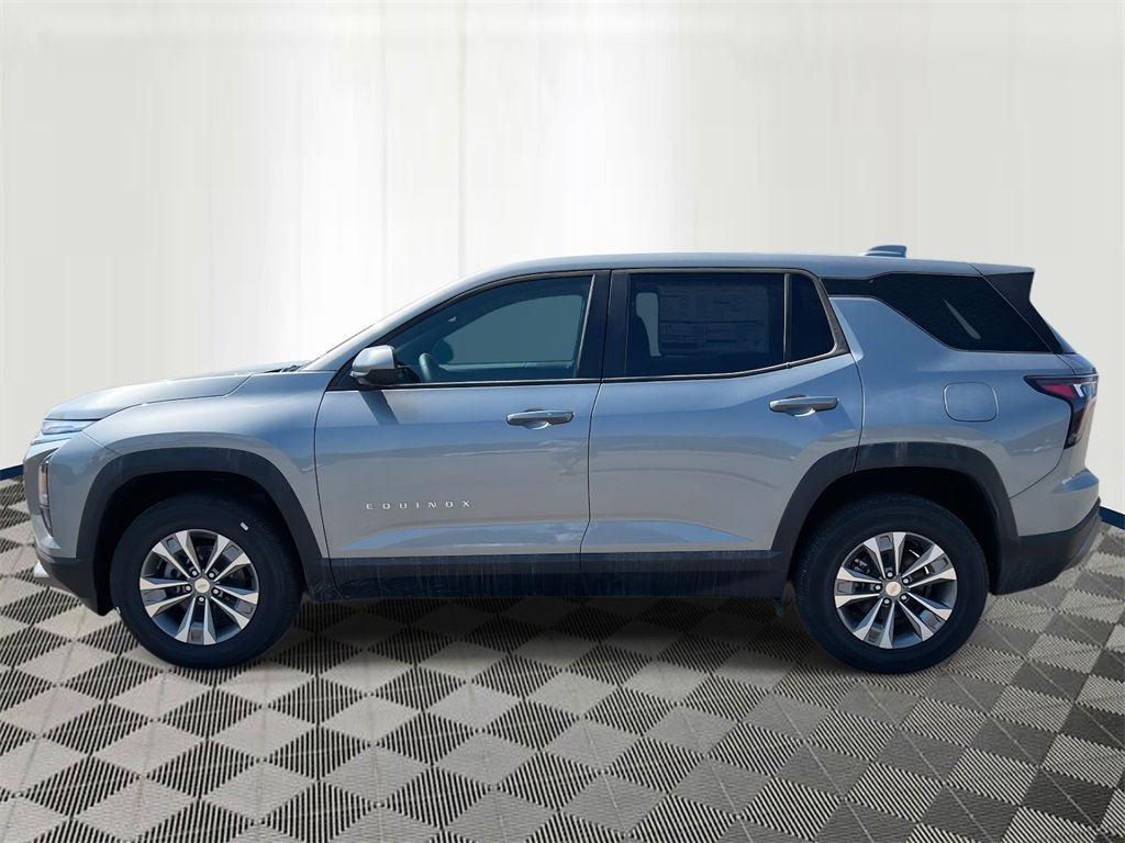 2026 Chevrolet Equinox LT photo 2