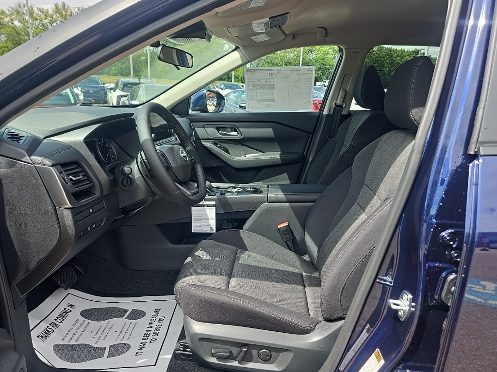 2026 Nissan Rogue SV photo 9