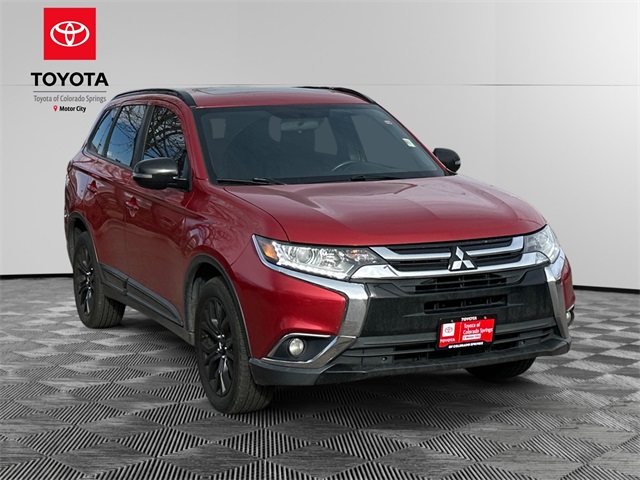 2018 Mitsubishi Outlander LE's photo