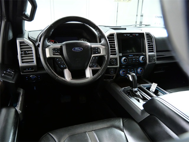 2016 Ford F-150 Platinum photo 3