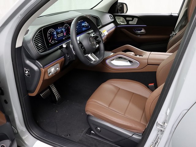 2026 Mercedes Benz GLS 450 4MATIC photo 11