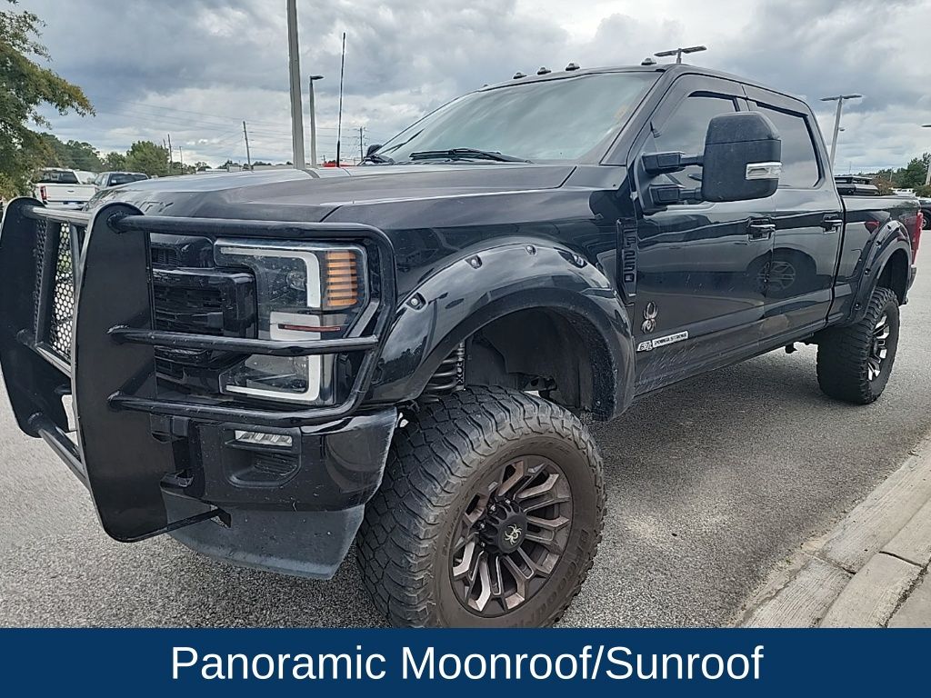 2022 Ford F-250 Lariat photo 2