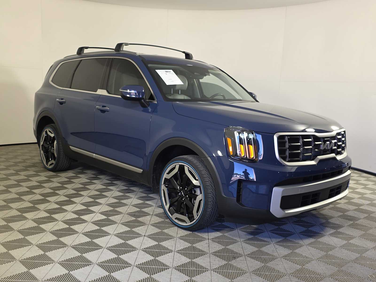 2024 Kia Telluride S's photo