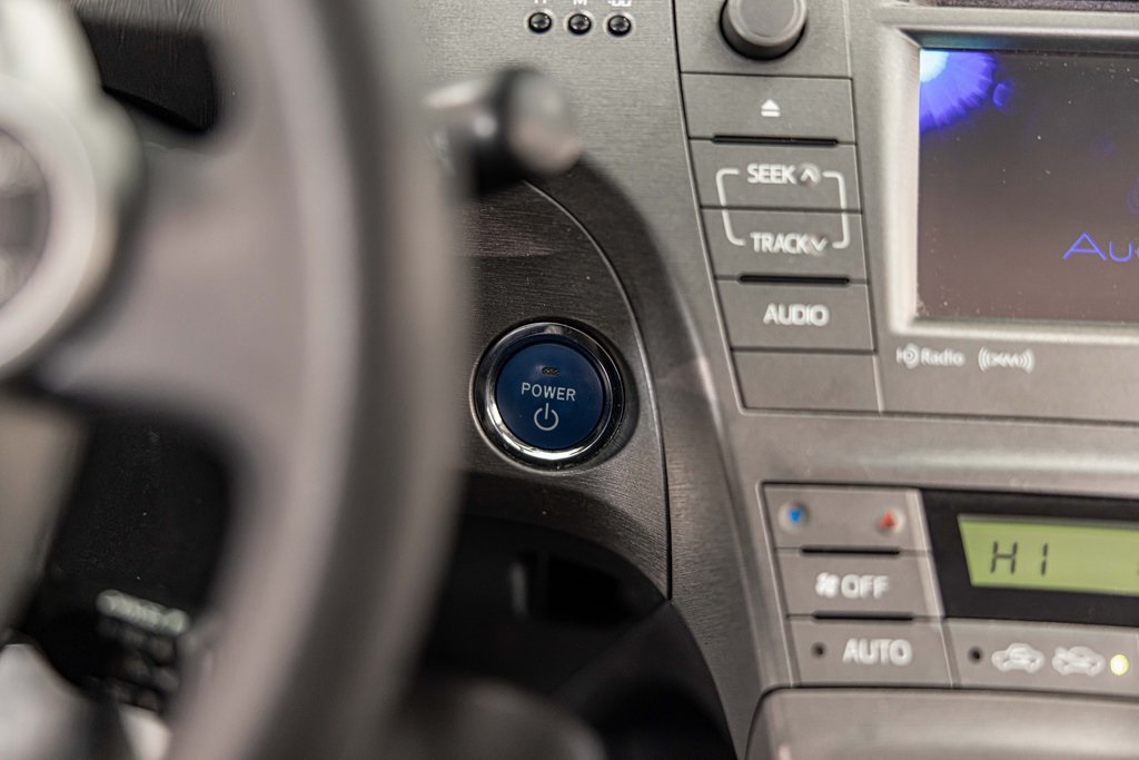 2015 TOYOTA PRIUS - Image 26