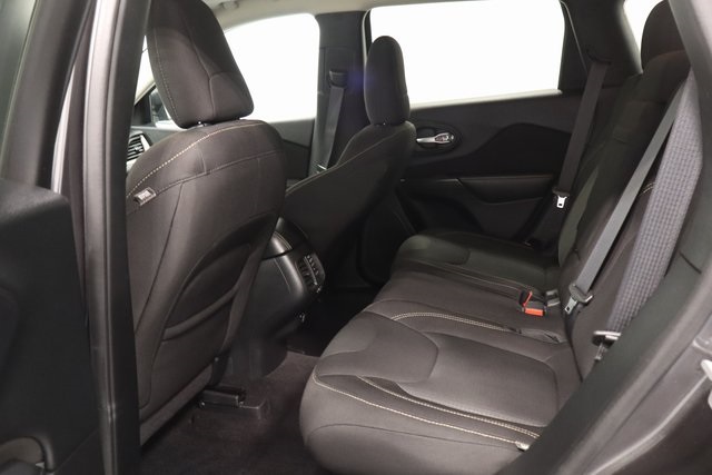 2016 Jeep Cherokee Altitude photo 10