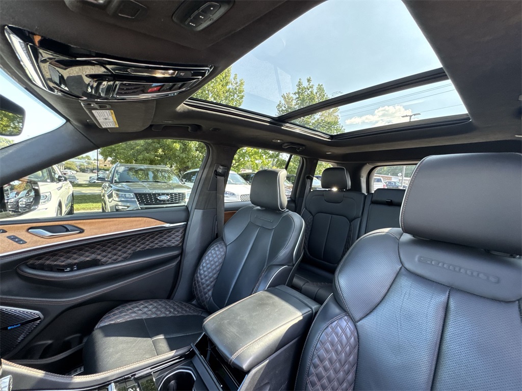 2023 Jeep Grand Cherokee Summit photo 22