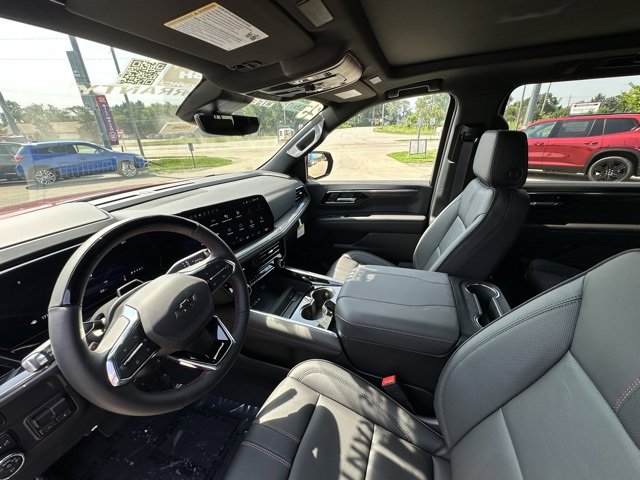 2025 Chevrolet Suburban RST photo 9