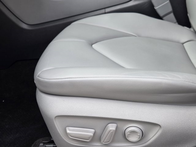 2024 Toyota Highlander XLE photo 14