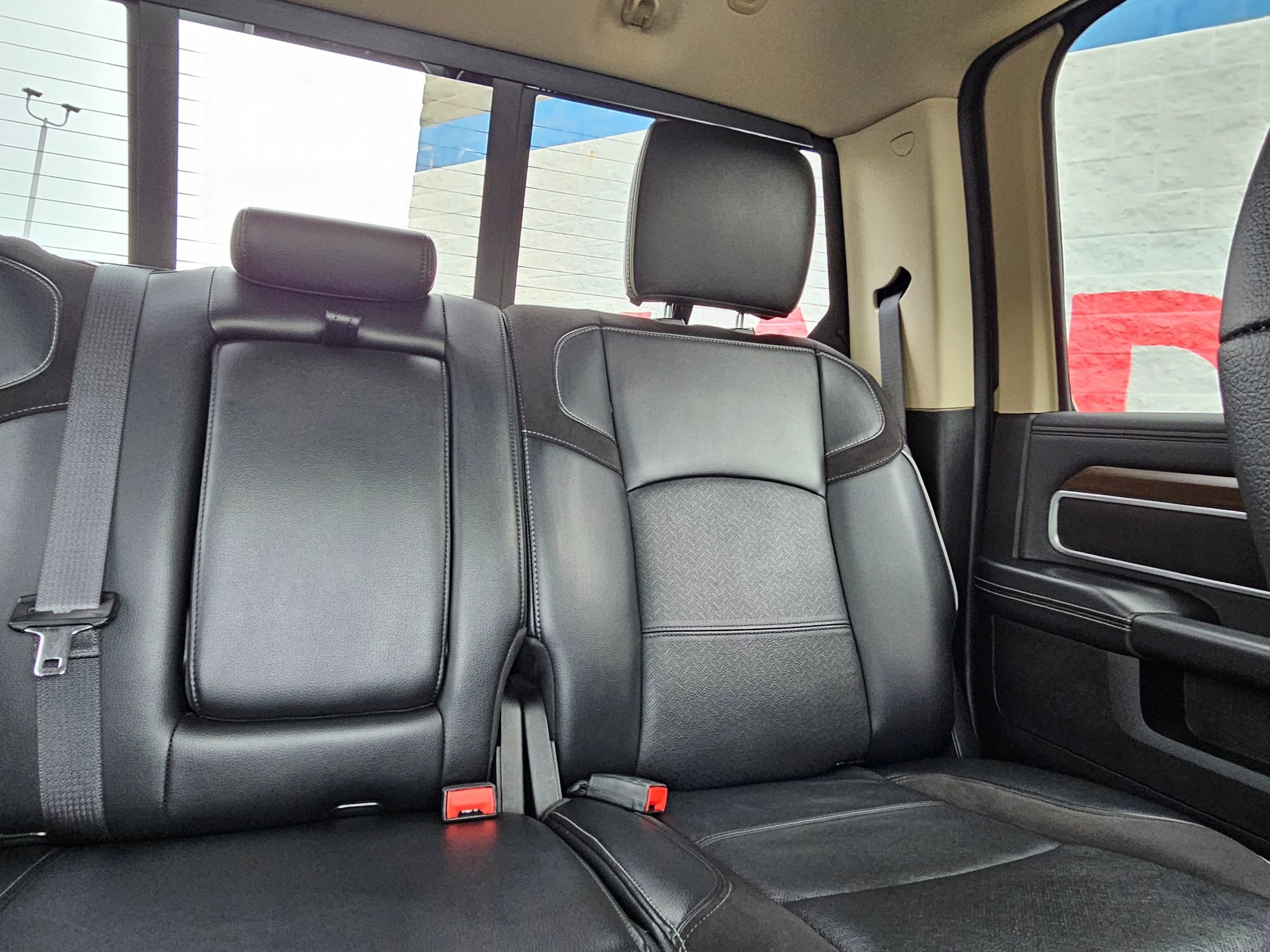 2022 Ram 2500 Laramie photo 26